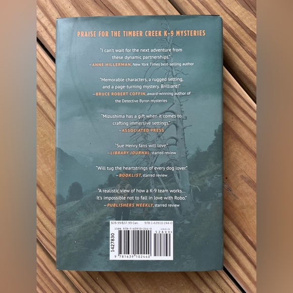 Standing Dead A Timber Creek K9 Mystery (#8) Thriller Margaret Muzushima - Picture 2 of 6